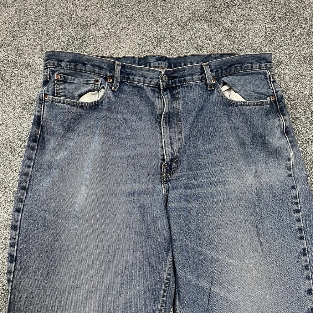 Levi's 550 Relaxed Fit Jeans Mens 42x32 Blue Denim Distressed Made USA